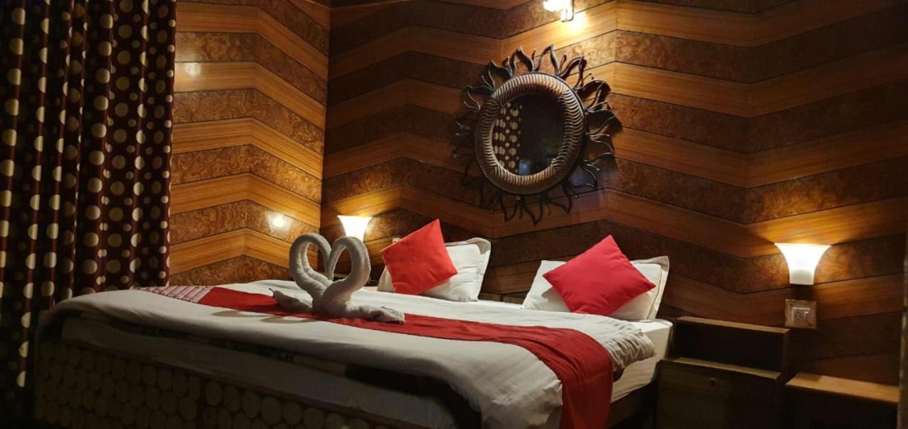 Goroomgo Ankur Lake View Mall Road Nainital - Prime Location With Luxury Room Exterior photo