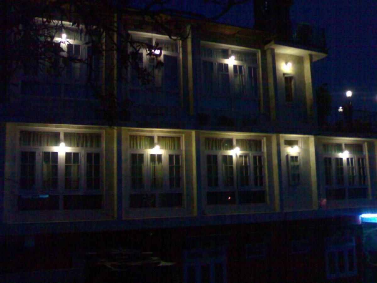 Goroomgo Ankur Lake View Mall Road Nainital - Prime Location With Luxury Room Exterior photo
